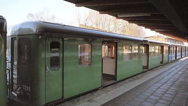 C2 är beteckningen för den andra vagntypen i Stockholms tunnelbana och tillverkades i 345 st exemplar av ASEA och ASJ under åren 1949–1961. C2 ser utvändigt ut som C1 men med stolarna placerade mittför varandra, som i dagens tunnelbanevagn C20. De sista C2 vagnarna togs ur trafik i april 1999.