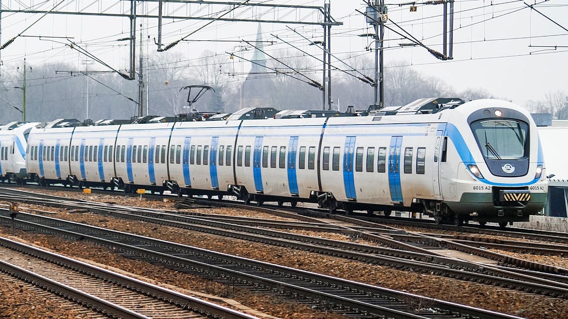 X60 (Coradia Nordic) är ett motorvagnståg tillverkat av Alstom som används i Stockholms pendeltågstrafik. De första vagnarna sattes i trafik 2005. En X60-enhet består av 6 fast sammansatta vagnar och är cirka 107 meter lång, vilket motsvarar 2 enheter (4 vagnar) av de äldre pendeltågen littera X1 och X10. Hela tåget har lågt golv som är i nivå med plattformen.