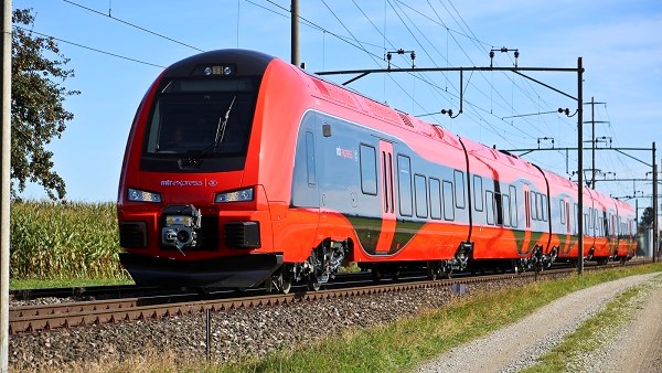 X74 är beteckningen för ett tågset som operatören MTRX (tidigare MTR Express) använder i Sverige sedan mars 2015. Motorvagnarna är tillverkade av det schweiziska företaget Stadler Rail, har en maximal effekt på 4 500 kW samt en maximal hastighet på 200 km/h. 